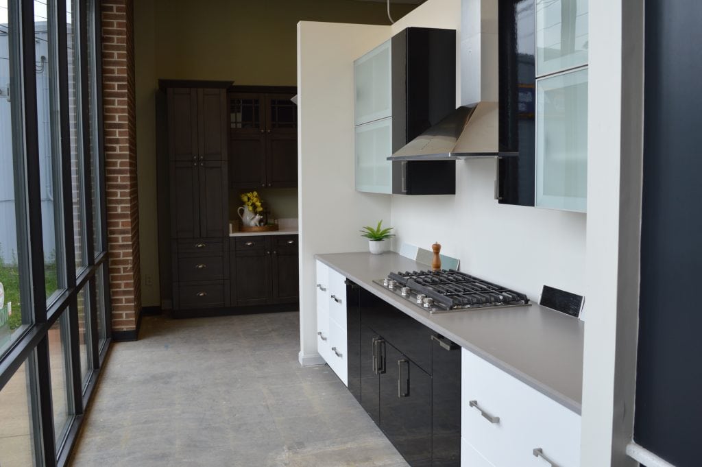 black and white kitchen cabinets